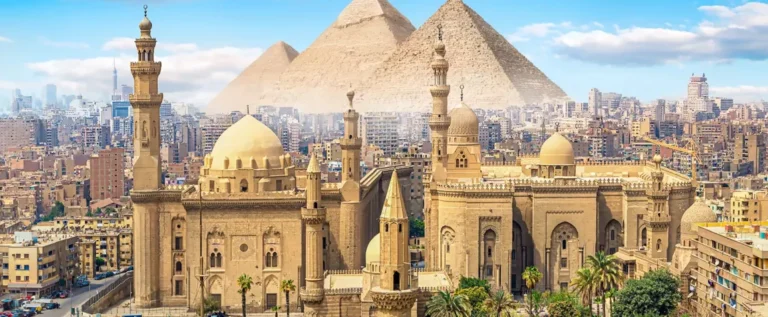 10-Top-Rated-Tourist-Attractions-in-Egypt-in-2025-1